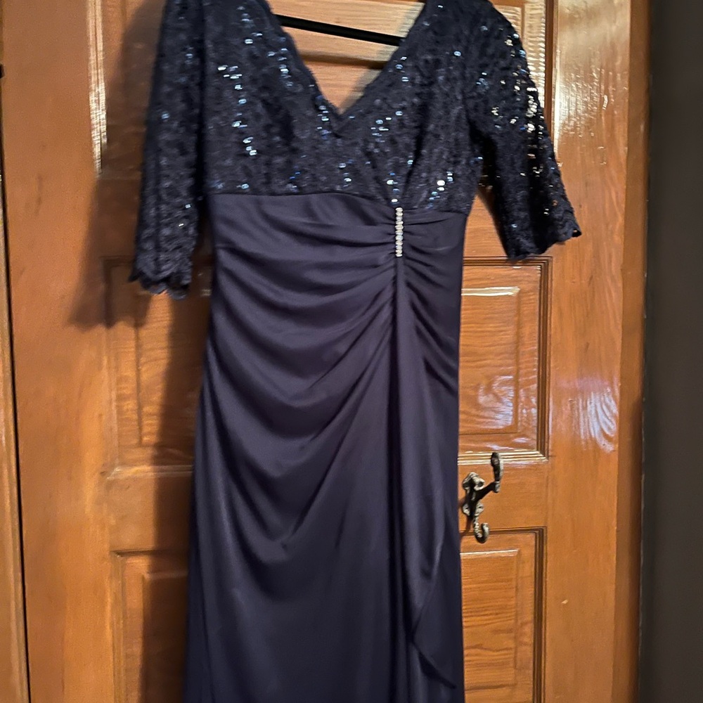 Elegant Navy Blue Long Dress Sequin Top With Chiffon Bottom Overlay Size 4